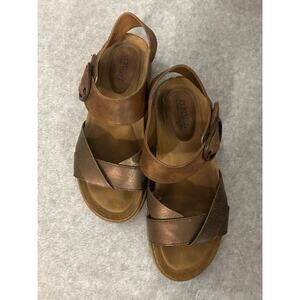 EuroSoft by Sofft Sandals size 8 manmade materials velcro closure